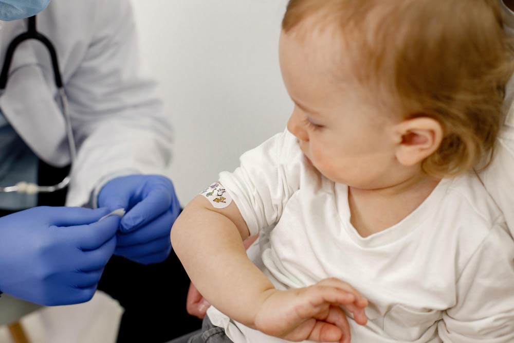 Vaccins de l’enfant : calendrier complet et rappels essentiels